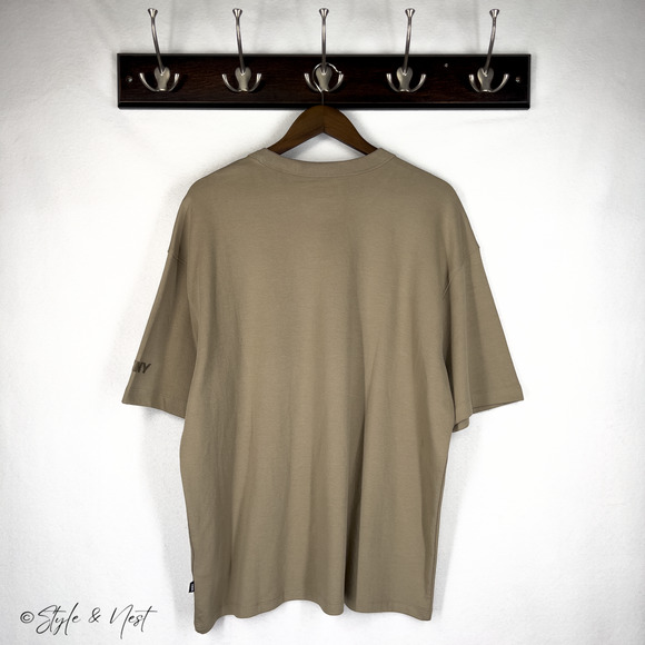 DKNY Oversized Fit Tee Cotton Blend w/Pocket Soft Touch Size Medium Men's NWT - Picture 7 of 7